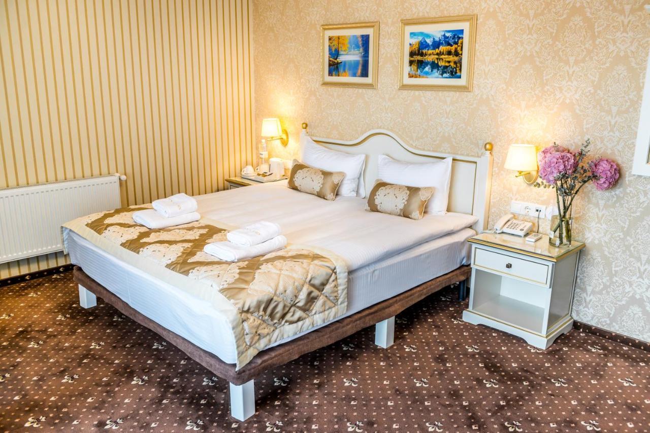 Fenix Town Hotel Vinnytsia Bagian luar foto