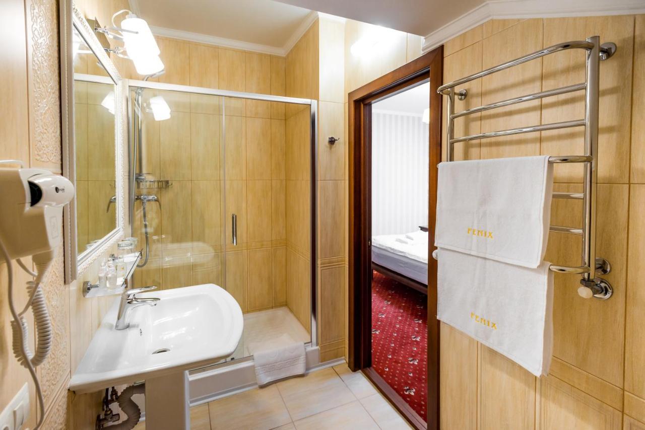Fenix Town Hotel Vinnytsia Bagian luar foto