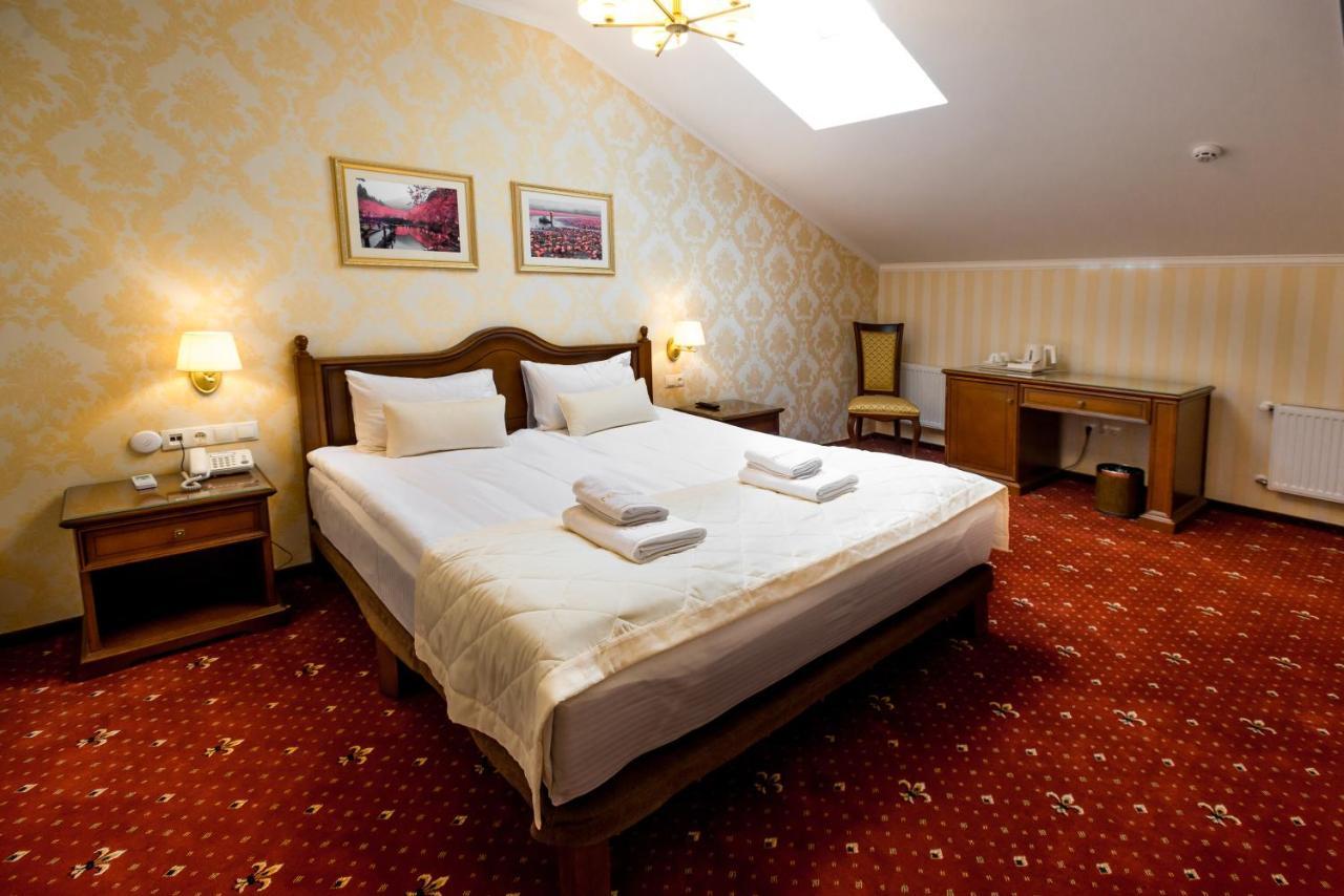 Fenix Town Hotel Vinnytsia Bagian luar foto