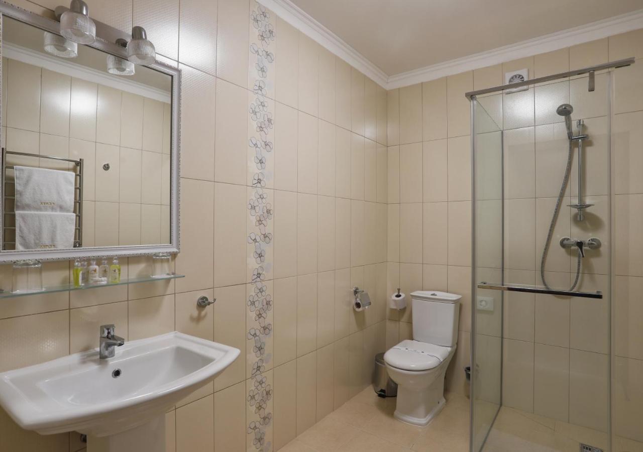 Fenix Town Hotel Vinnytsia Bagian luar foto