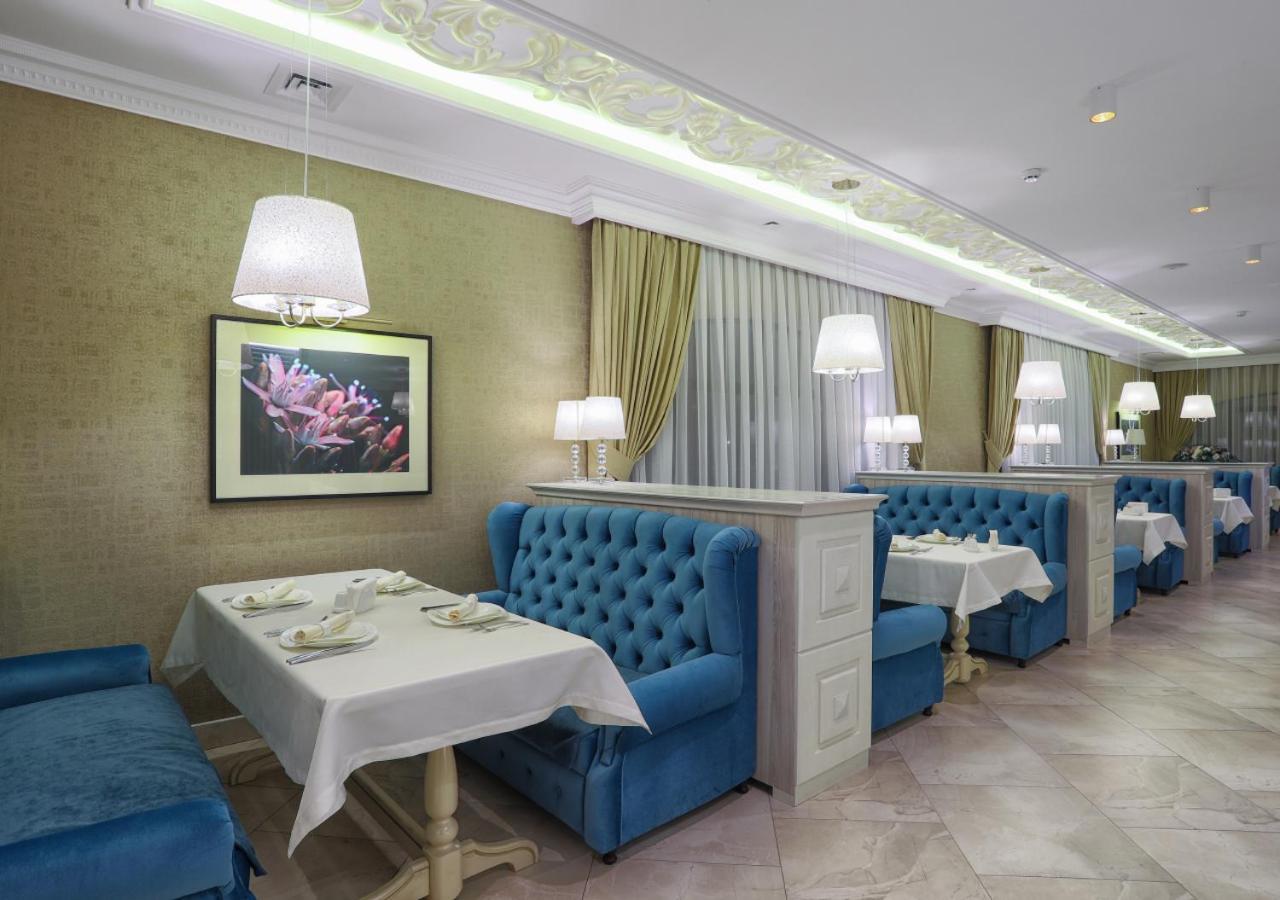 Fenix Town Hotel Vinnytsia Bagian luar foto