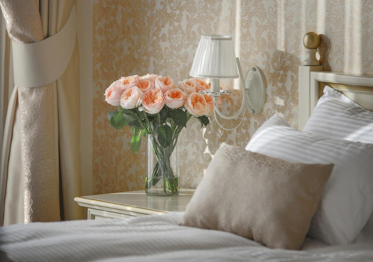 Fenix Town Hotel Vinnytsia Bagian luar foto