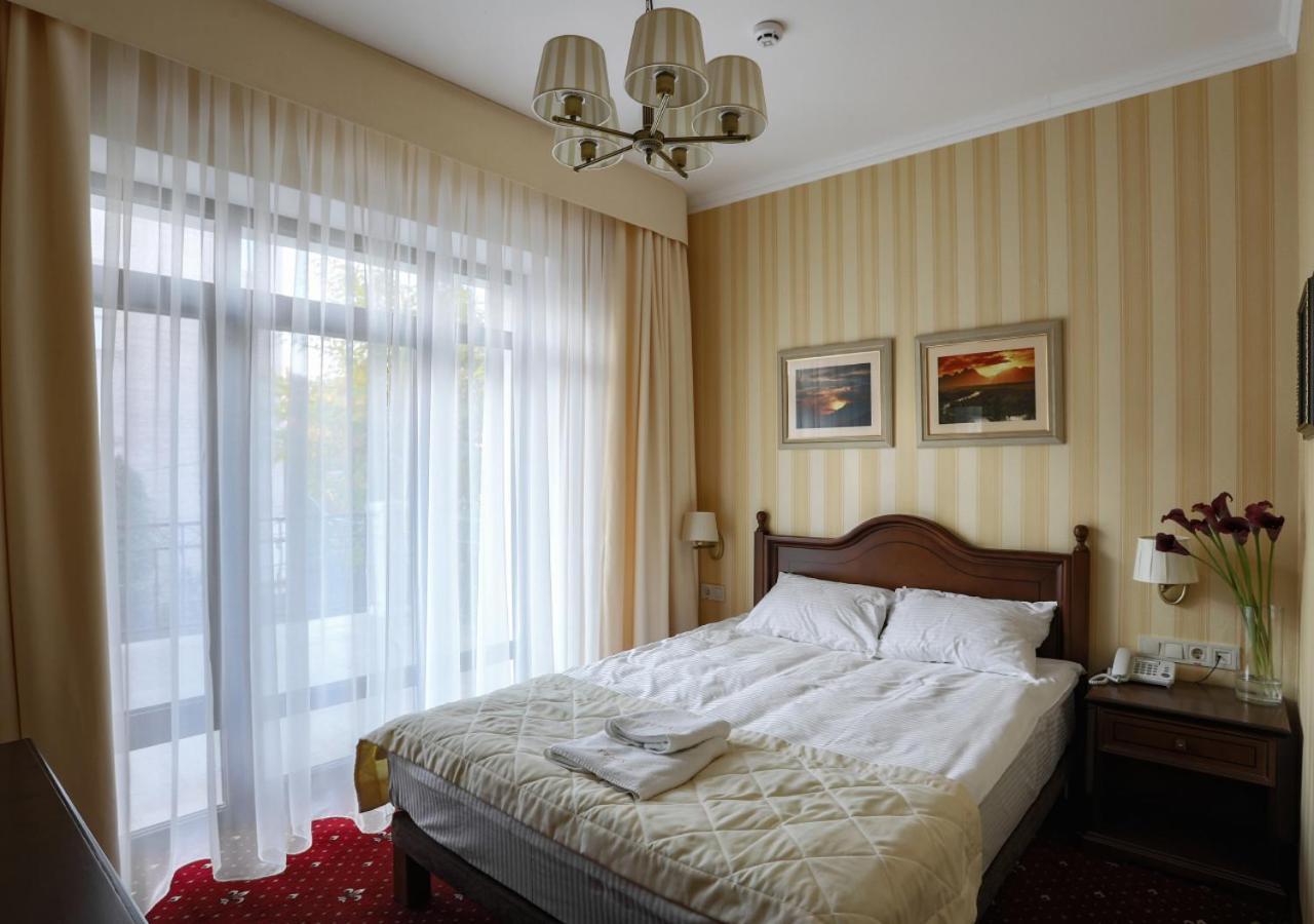 Fenix Town Hotel Vinnytsia Bagian luar foto