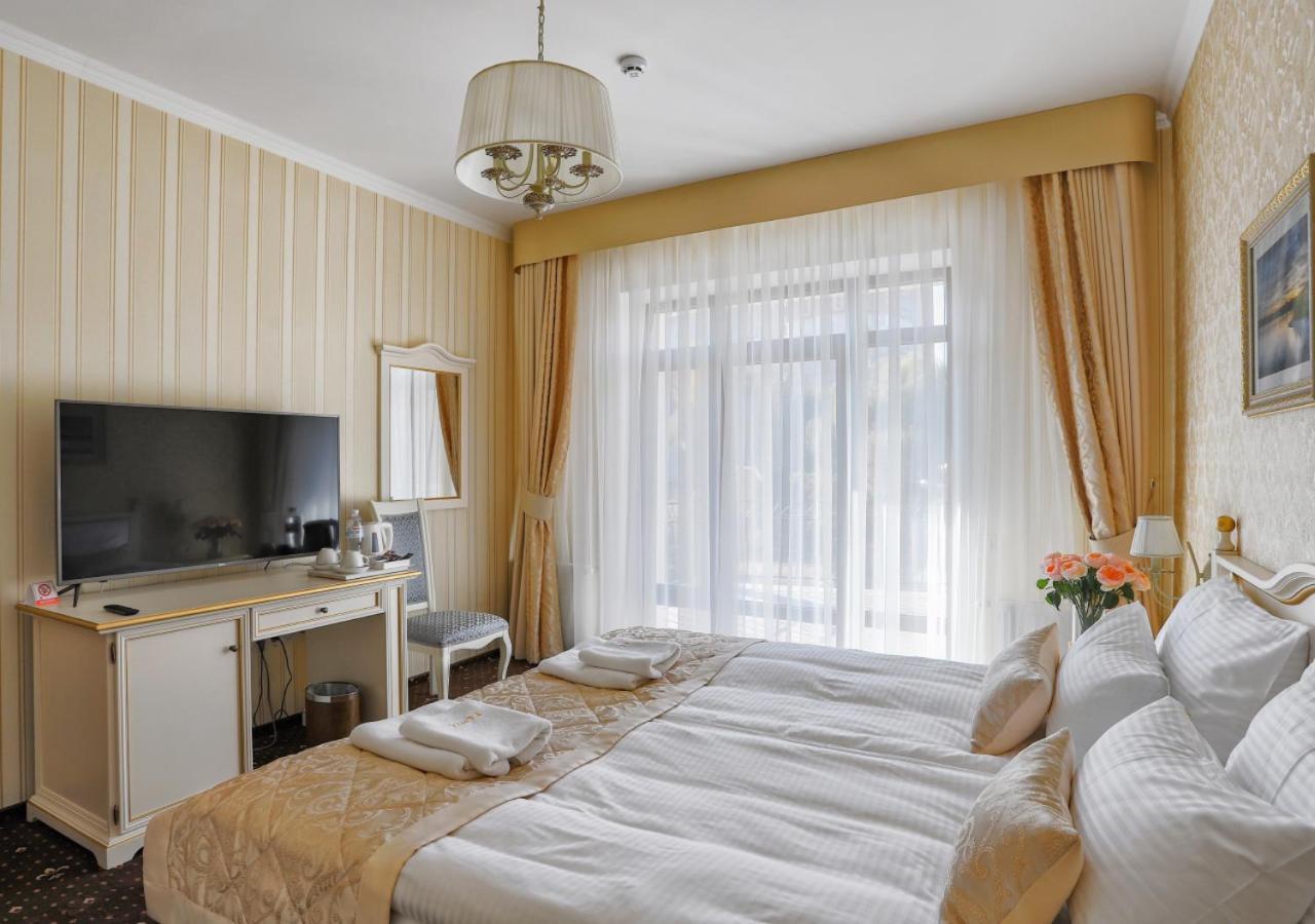 Fenix Town Hotel Vinnytsia Bagian luar foto