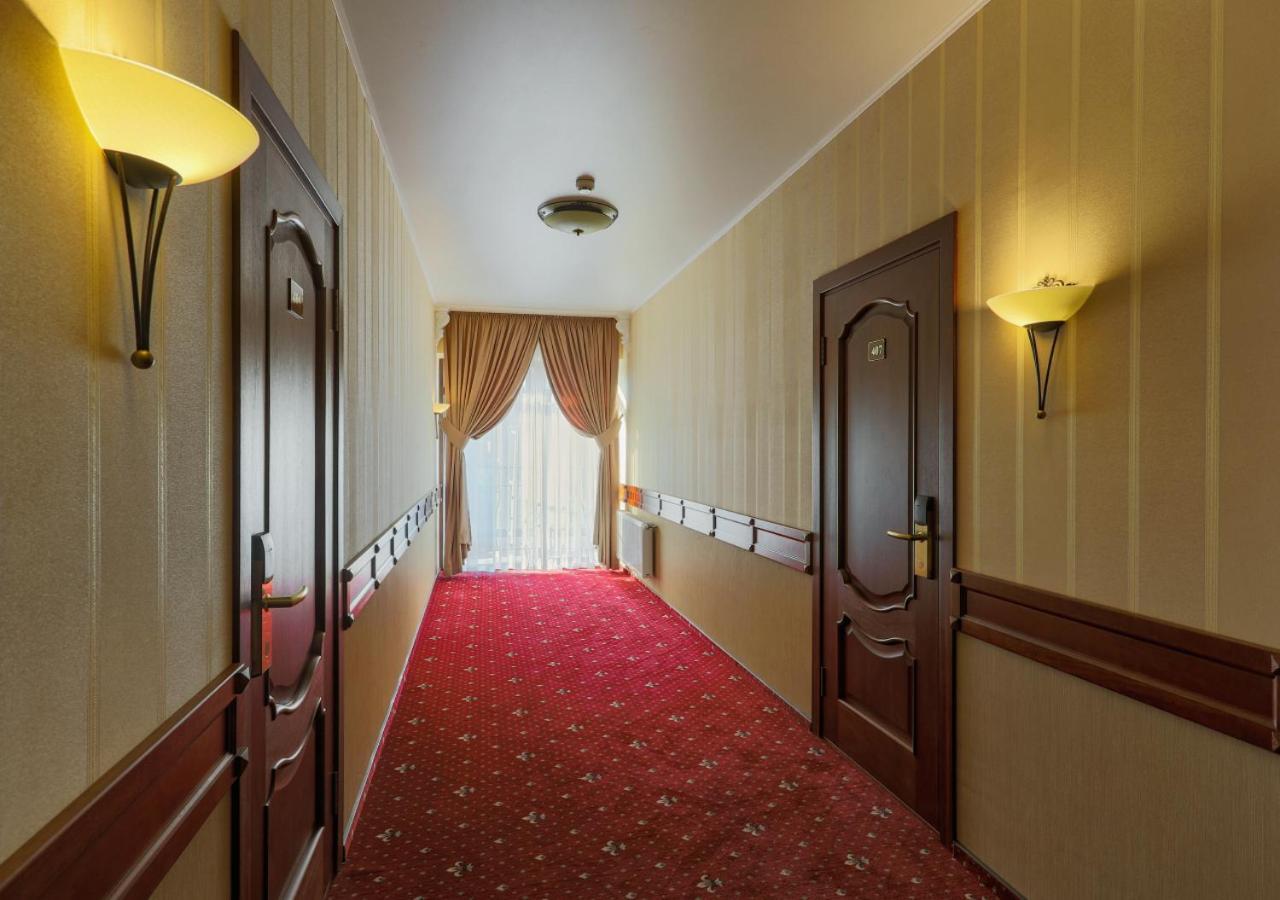 Fenix Town Hotel Vinnytsia Bagian luar foto